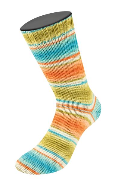 Eine Socke aus der Landlust Sockenwolle in Farbe 117in Farbe 711